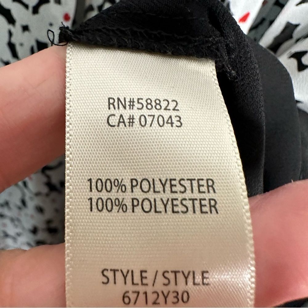 Max Studio small cold shoulder top - Picture 5 of 6